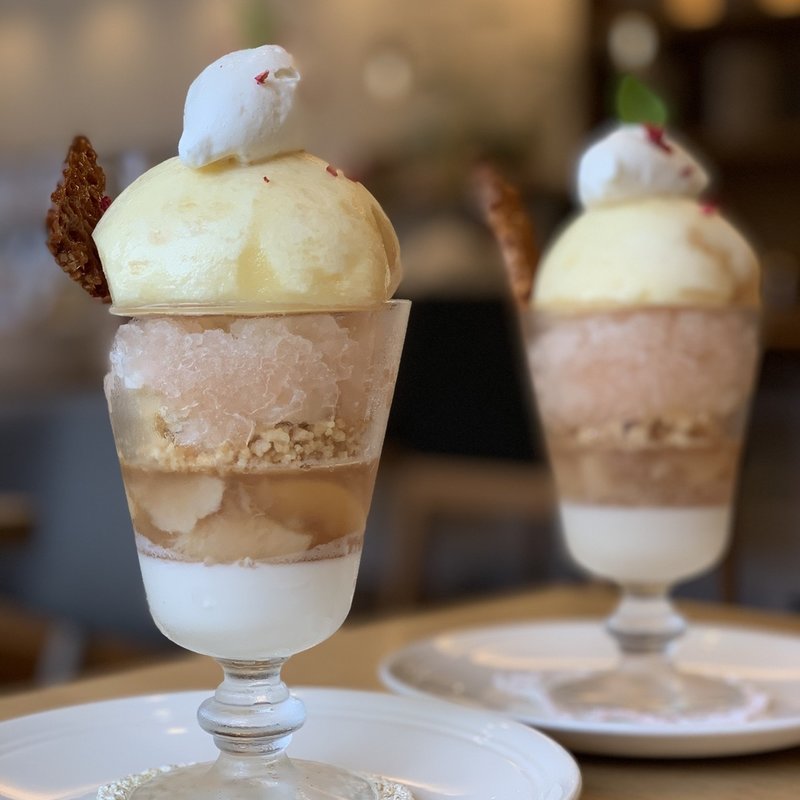 桃のパフェ＋リフィルティー(紅茶専門店 アムシュティー )