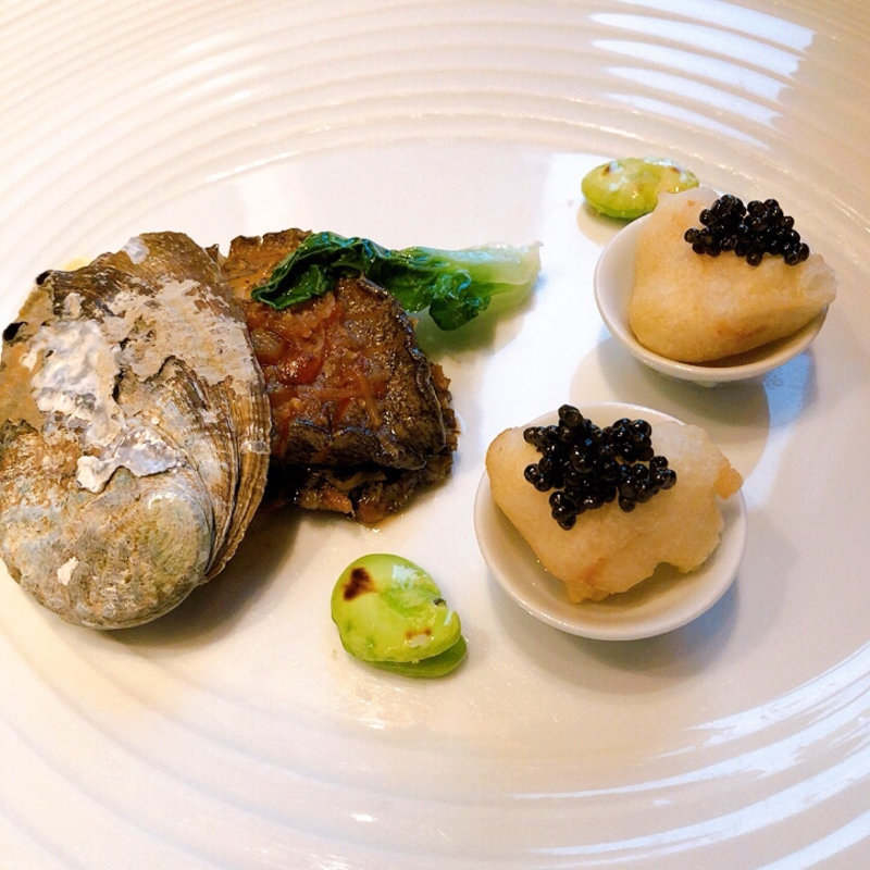 活鮑の丸ごと炒め ホタテ貝柱のフリット(眺遊楼)