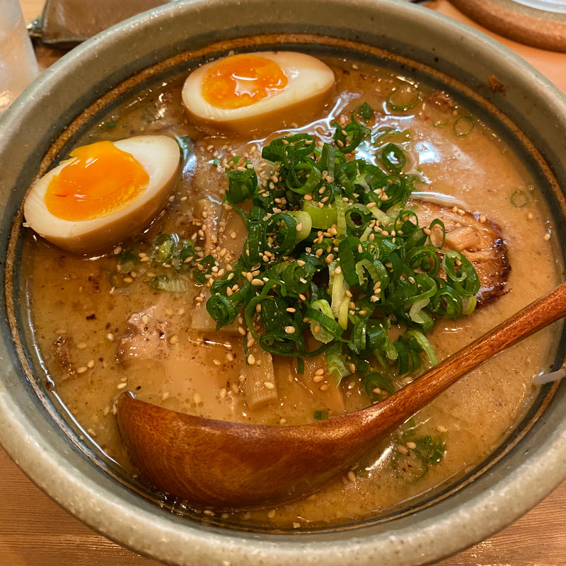 とんこつ醤油チャーシュー麺(あまのじゃく垂水店)