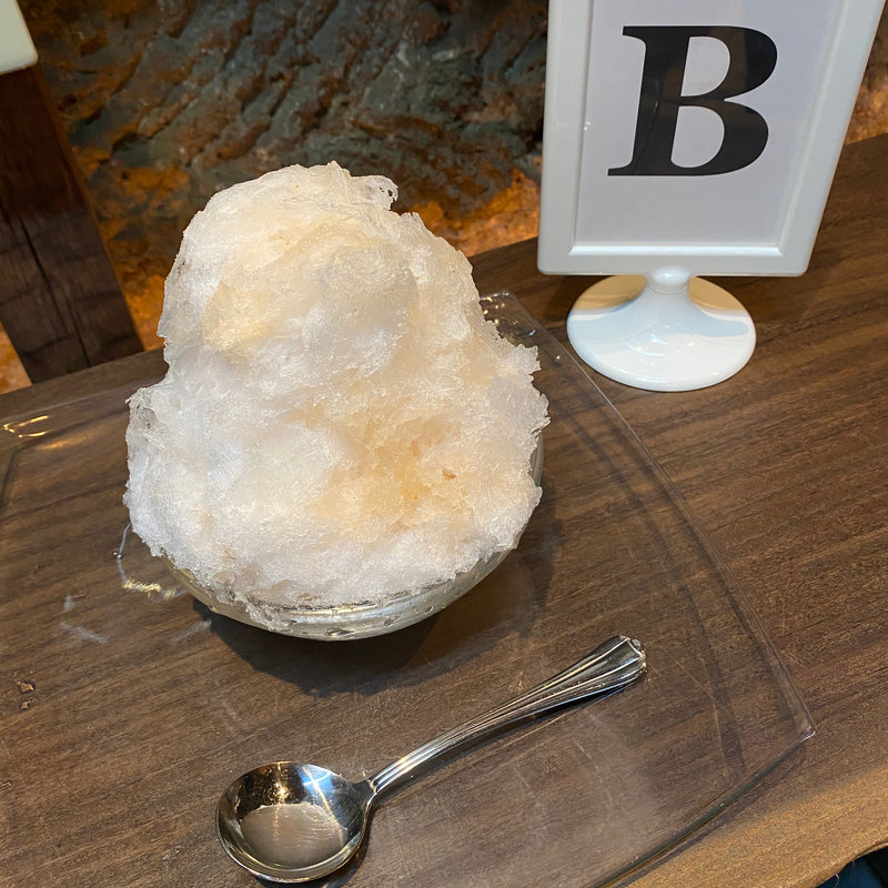 かき氷 桃(カフェクーラ )