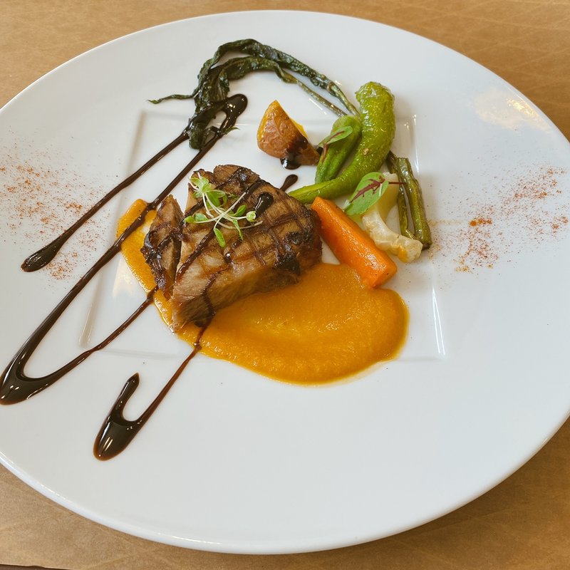 タンバコース　雪姫ポークのプレぜグリエ　ロメスコースとバルサミコ(ル・クロ 丹波邸)