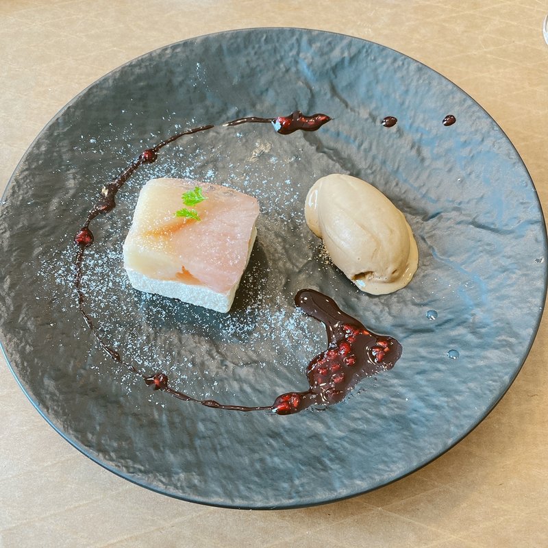 タンバコース　アールグレイジェラート　　桃とヴァニラのテリーヌ　フランボワーズのクーリー(ル・クロ 丹波邸)