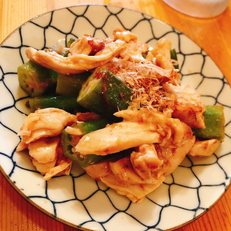 オクラと鶏ささみの梅和え(立ち呑みスタンド ヨッコイショ)