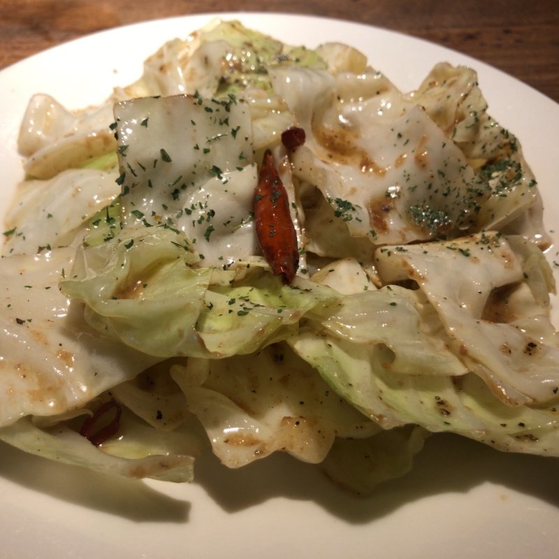 キャベツのアンチョビソテー(カフェ コットンクラブ)