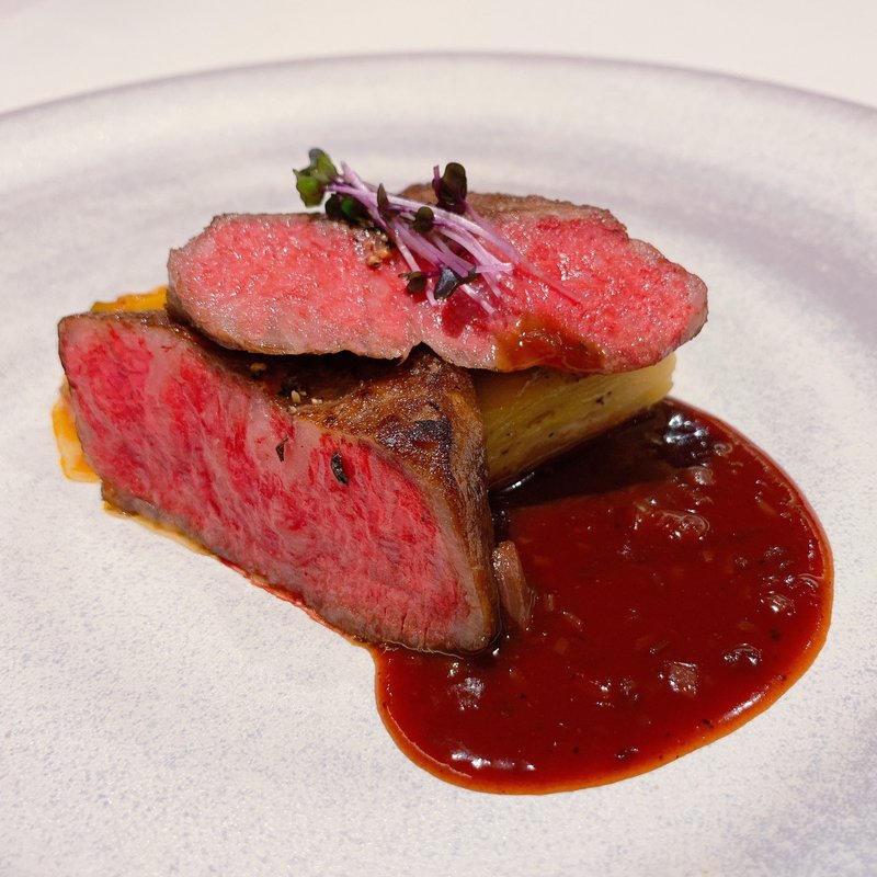 鹿児島黒毛和牛サーロインのロティ(a la louche -ア・ラ・ルーシュ-)