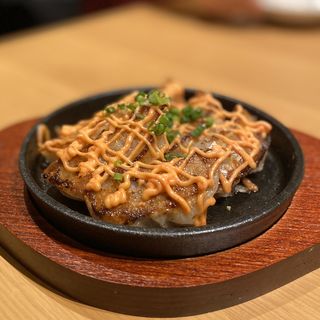 鉄板ぎゅうざ〜明太マヨソース〜(餃子dining ウッシッシ)