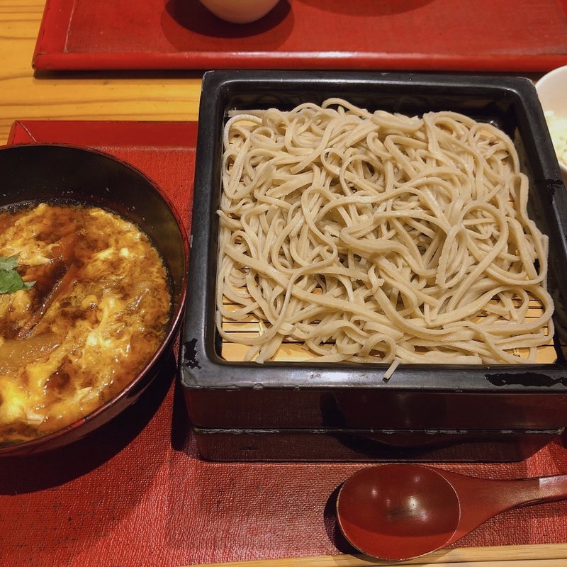 親子とじせいろ（二段盛り）(生粉打ち花乃蕎麦)