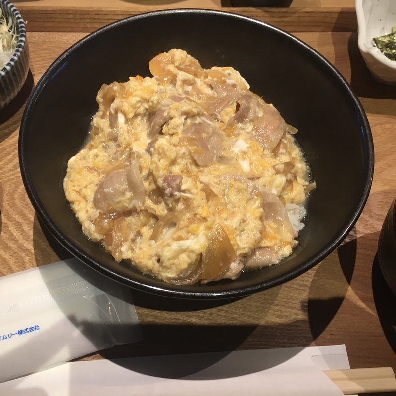 白王豚と滋養卵の玉子とじ丼(築地まる武食堂　人形町店)