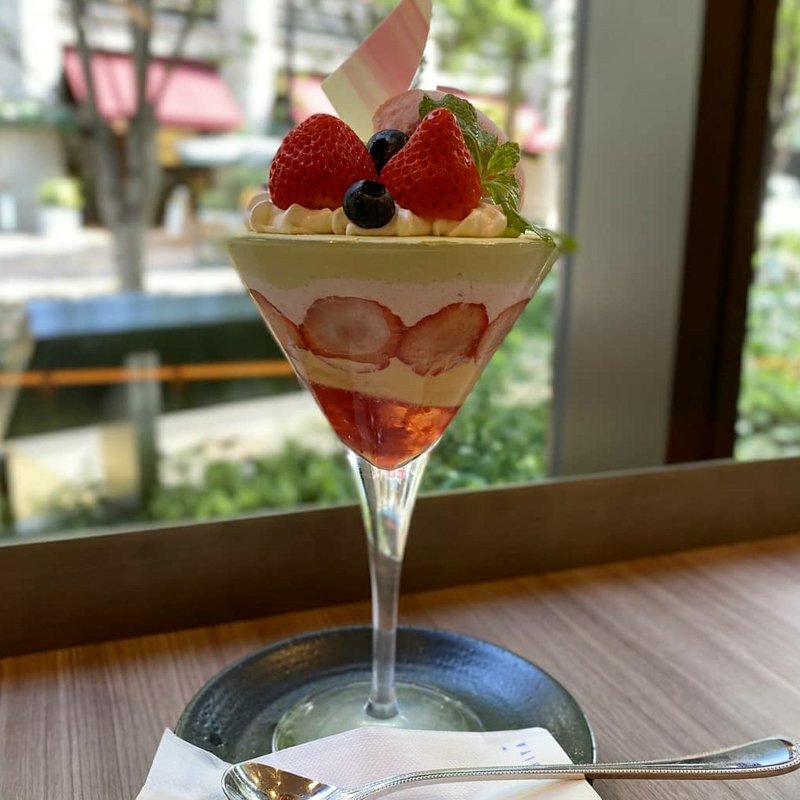 ストロベリー&ピスタチオ(イシヤ日本橋)