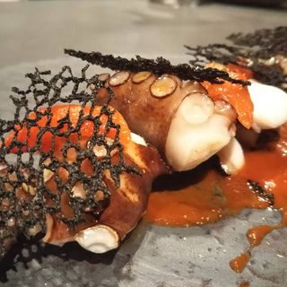蛸と燻製パプリカ(二甲料理店)