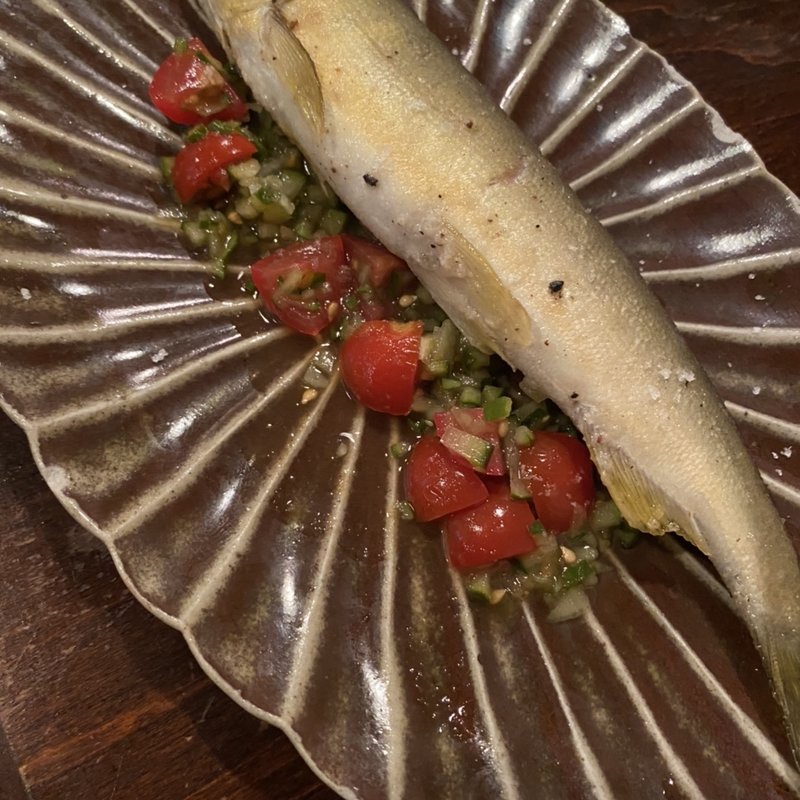 鮎のコンフィ(ボロボロオケイ)