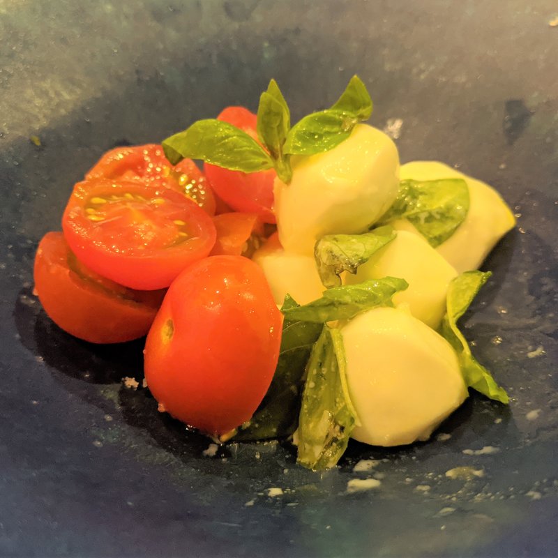 北海道モッツァレラチーズのカプレーゼ(RIDE)