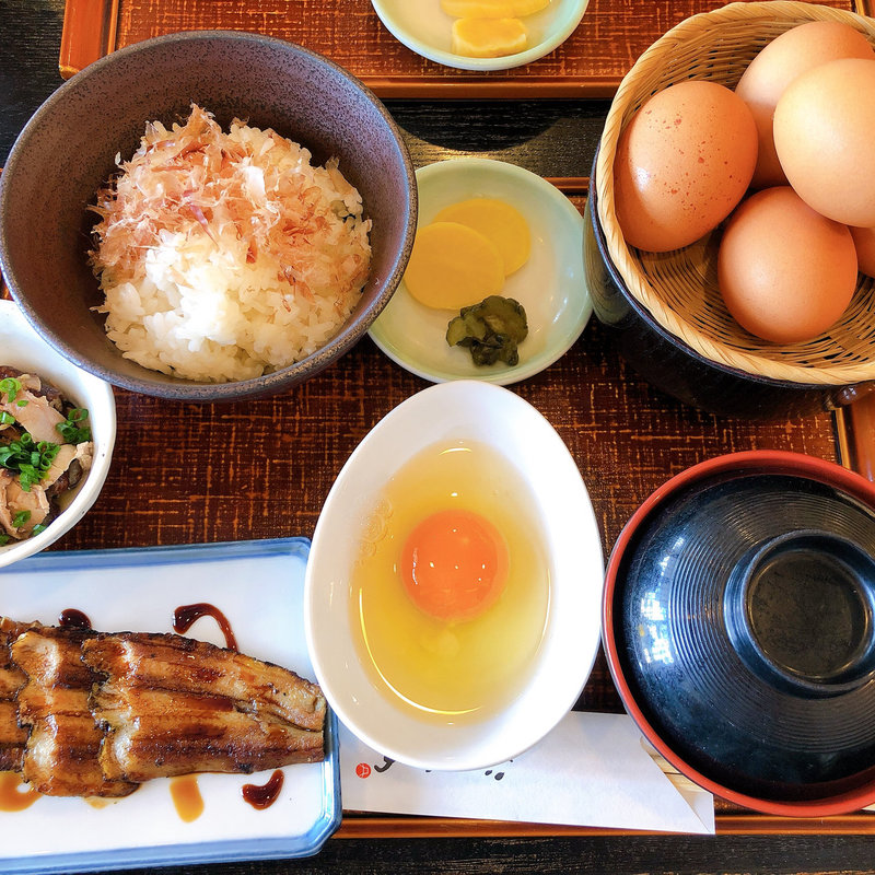 玉かけめし(たまごや )