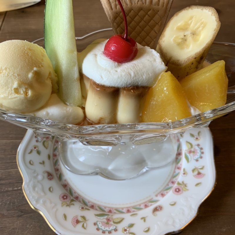 懐かしのプリンアラモード(cafe太陽ノ塔 本店)