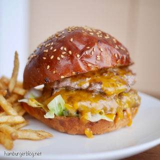 The Double（ザ・ダブル）(the double burger shop（ザダブルバーガーショップ）)