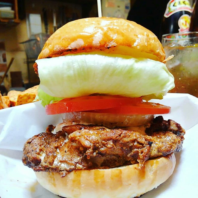 ジャークチキンバーガー(バー　ソウルウッド （Bar SOUL WOOD）)