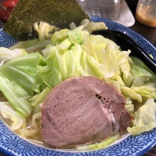 キャベツラーメン（中盛）(豚骨醤油 蕾)