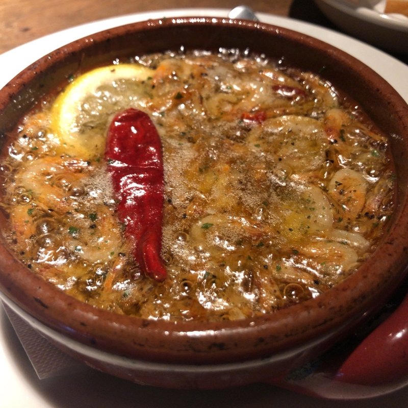 帆立と桜海老のアヒージョ(カフェ コットンクラブ)