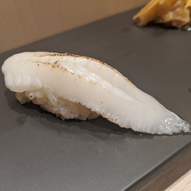 炙りえんがわ(立ち食い鮨 鈴な凛)