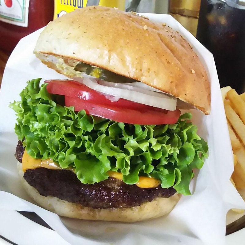 チェダーチーズバーガー(アメリカンダイナーバイザウェイ)