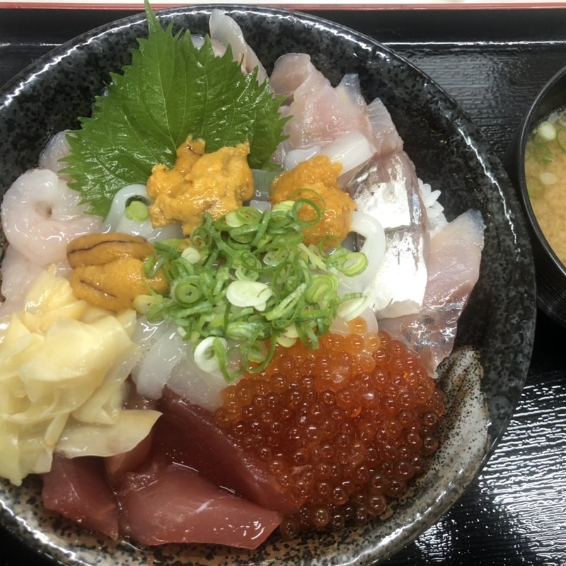ミックス丼(山芳亭 )