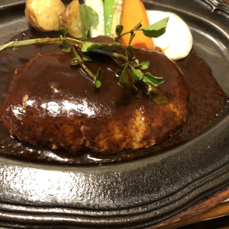 黒毛和牛ジャンボハンバーグ(ステーキハウス藤安)