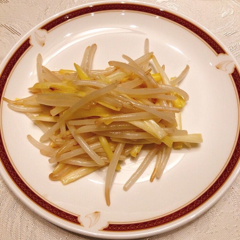 黄ニラともやしの炒めもの(筑紫樓 恵比寿店)