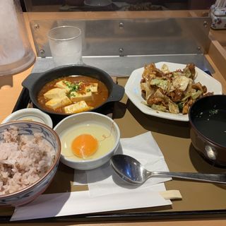 回鍋肉と麻婆豆腐定食(やよい軒 五反田店)