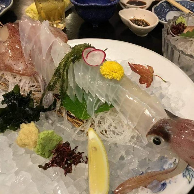 佐賀呼子産泳ぎイカ姿造り(幸せ料理 きたはち)