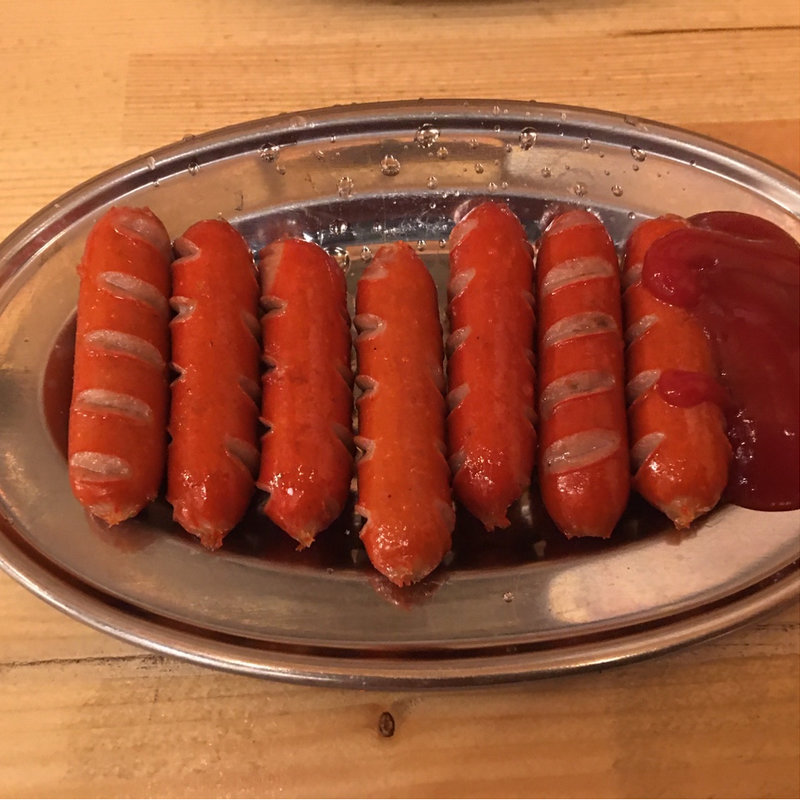 赤ウィンナー(大衆酒場おにやんま本店)