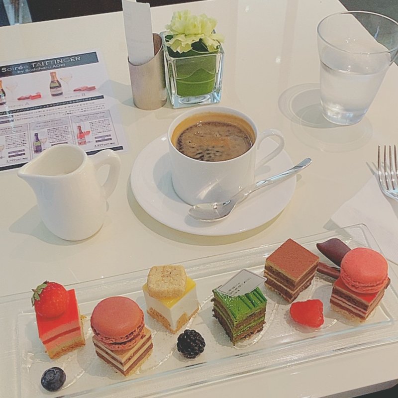 テギュスタシオン(パティスリーサダハルアオキ パリ 丸の内店)