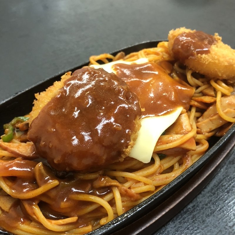 とろけるチーズの鉄板ナポリタン(味の店 一番 （あじのみせ　いちばん）)