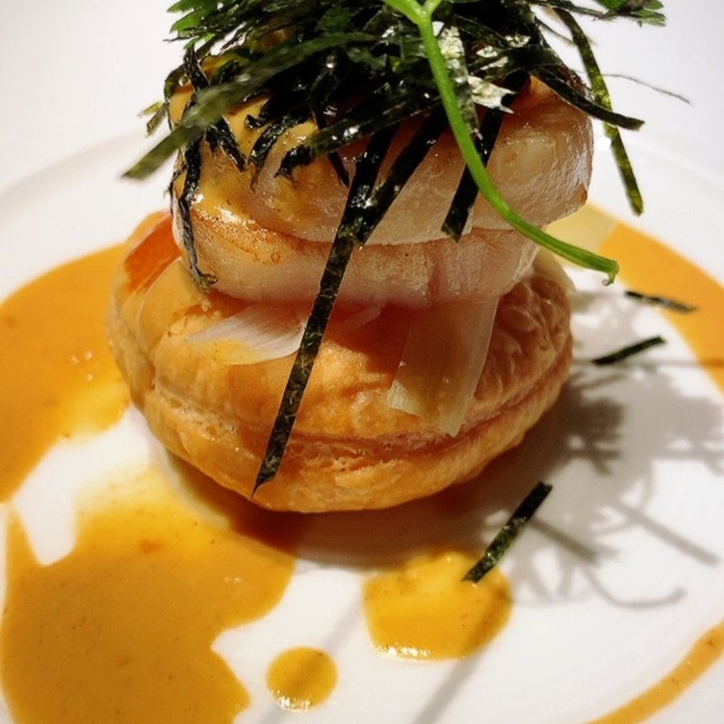 雲丹と直火帆立貝のミルフィーユ(カザン)