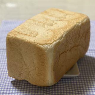 金の食パン(MIYABI cafe & boulangerie （ミヤビ カフェ アンド ブーランジェリー）)