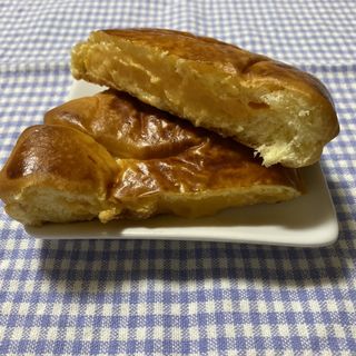 贅沢たまごのクリームパン(MIYABI cafe & boulangerie （ミヤビ カフェ アンド ブーランジェリー）)