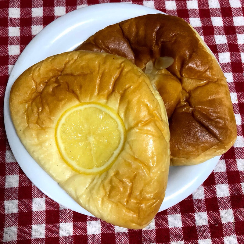 レモンクリームパン(バックハウス・イリエ 園田本店)