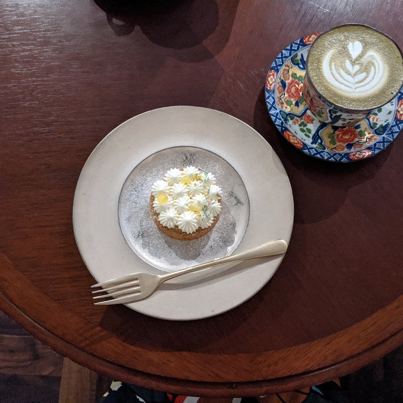 ほうじ茶ラテ(from afar)