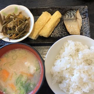 朝セット(豚汁)(一汁三菜食堂 高知インター店 )