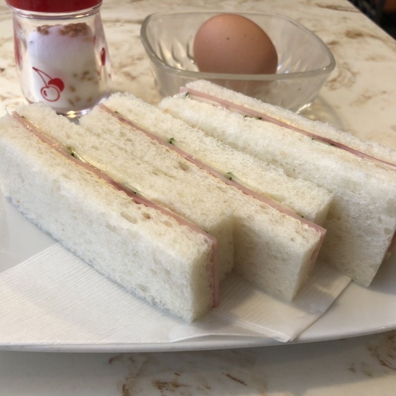 ハムサンドセット（アイスコーヒープラス40円）(ロビン)