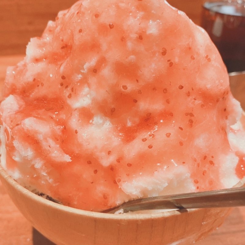 かき氷 いちごミルク(銀座かつかみ)