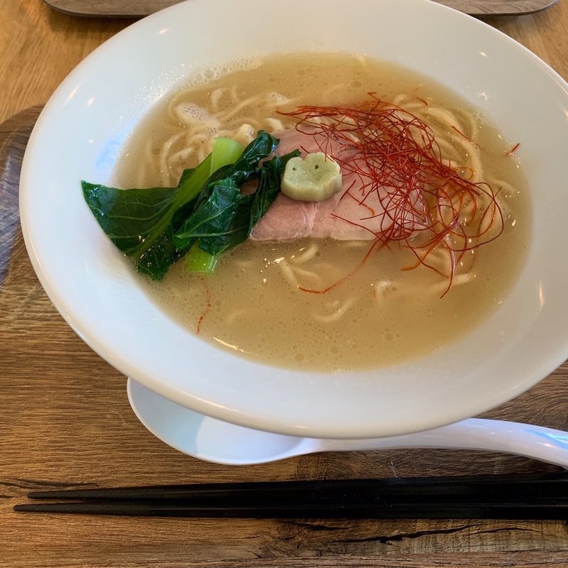 濃厚真鯛だしラーメン(cafe&ramenumikazeうみかぜ)