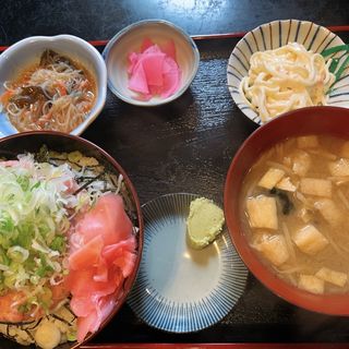 ネギトロ丼(金曜日 )