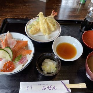 海鮮丼とミニ天ぷら(海峡レストラン ぶぜん)