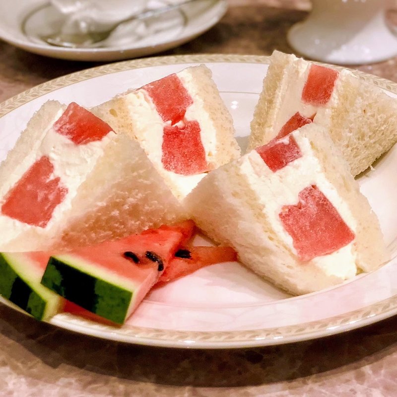 産地直送のすいかのフルーツサンド(パンケーキ cafe VAVA 日本橋)