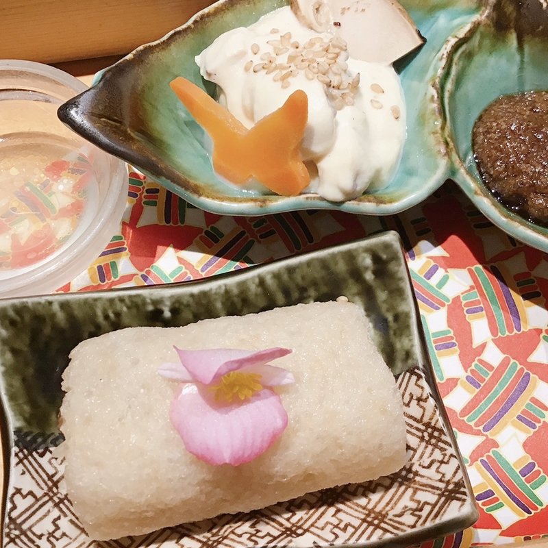 松茸コース　前菜盛り合わせ(弐ノ家 （ＮＩＮＯＹＡ）)