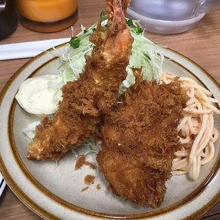エビフライとクリームコロッケ定食(キッチン南海)