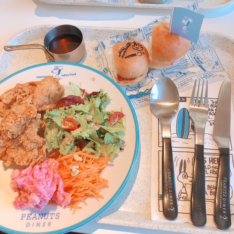 ワッフルチキンプレート(PEANUTS DINER)