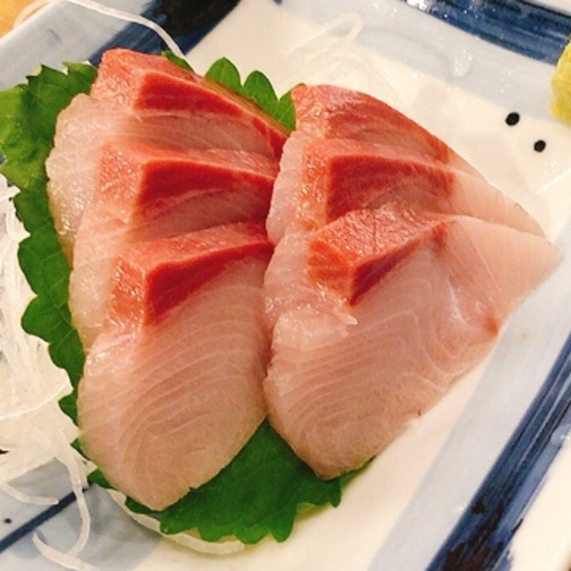 鰤の刺身(磯丸水産 東新宿店)