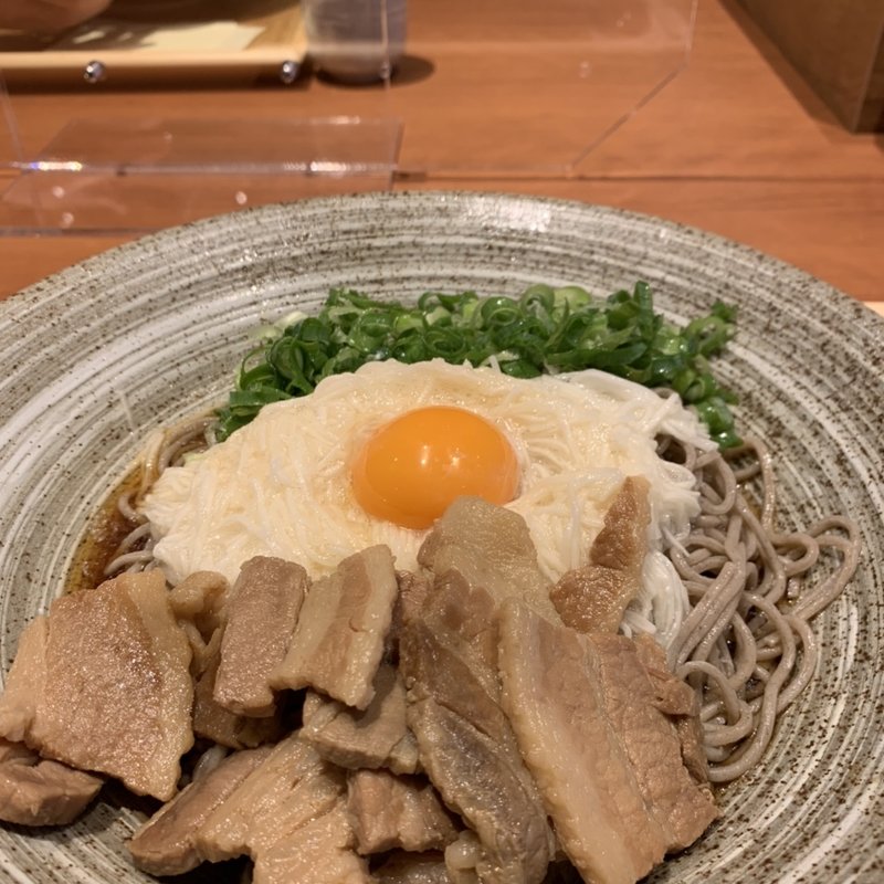 冷ぶっかけ肉とろろそば(東京とろろそば五反田店)