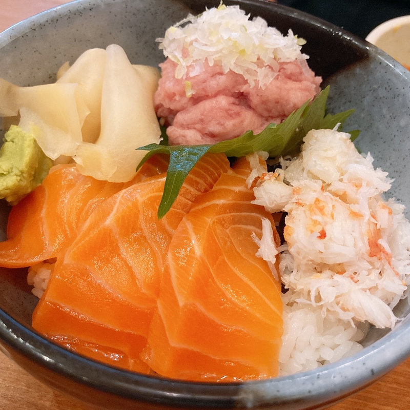 海鮮丼(板前寿司新宿東宝ビル店 )